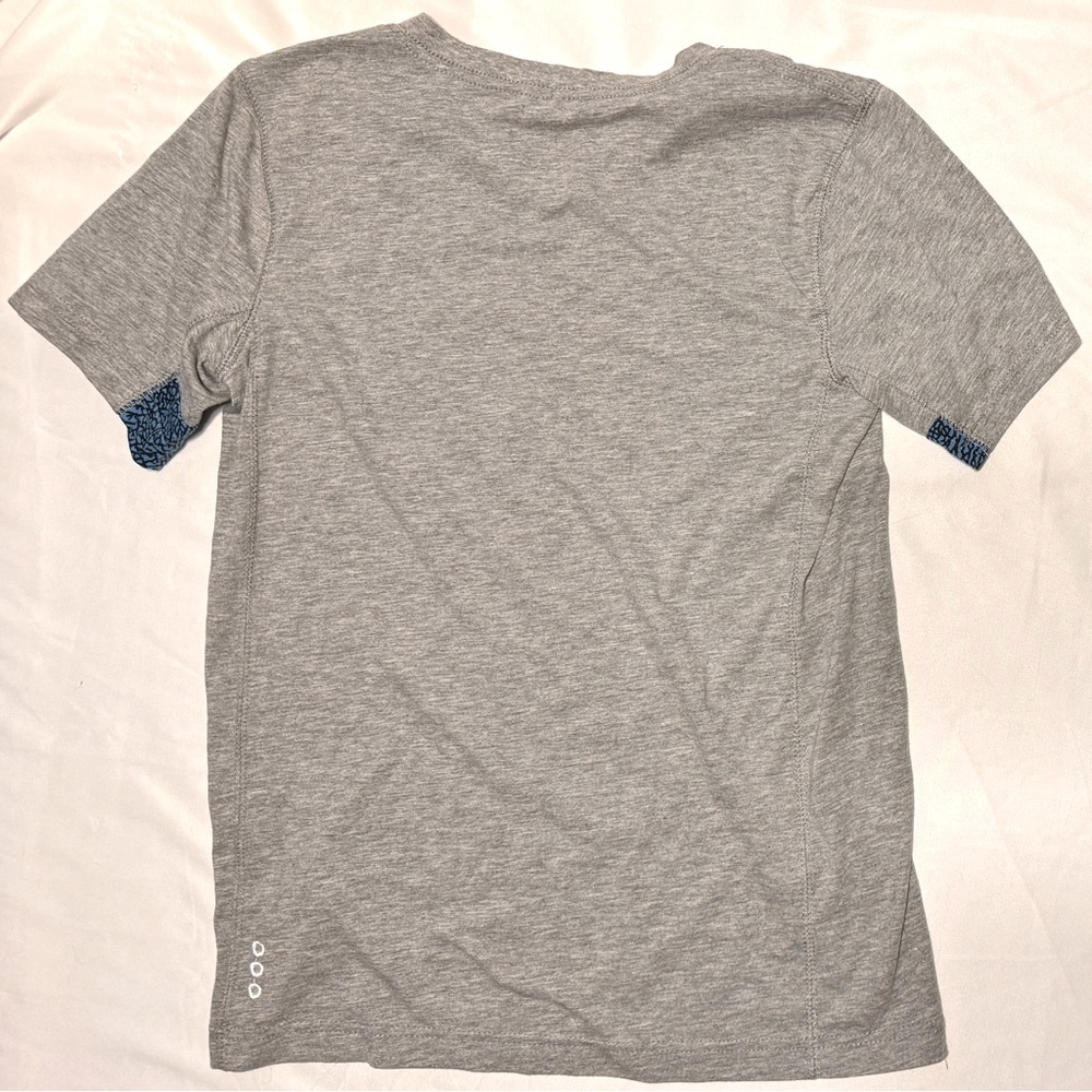 (YL) NIKE AIR JORDAN RETRO 3 GRAY W/ BLUE ELEPHANT PRINT POCKET T-SHIRT - Picture 4 of 8